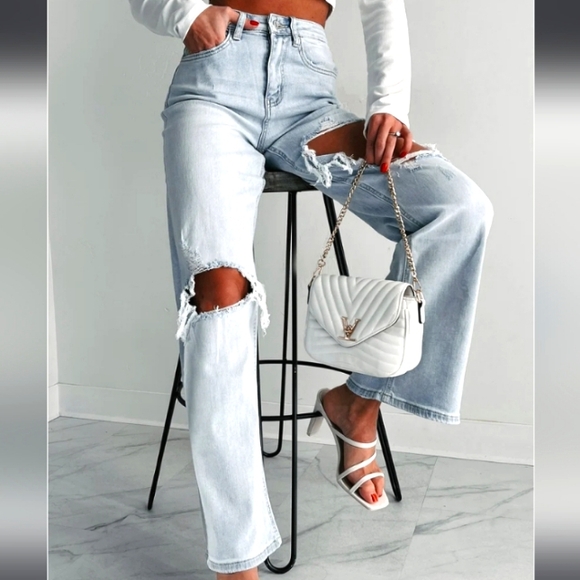 Vervet Wide Leg Jeans - Picture 2 of 6